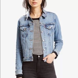 Levi’s medium wash Original Trucker jacket, size XL